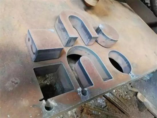 Precize të lartë prerë hekur, çeliku të karbonit metali CNC makinë të vogël CNC plazma prerja makine