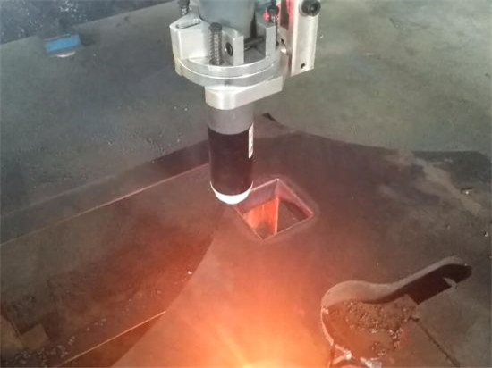 Makineria e rëndë për prerjen e plazmës 1325 për çelikun e çelikut të pllakave të prerjes së metalit